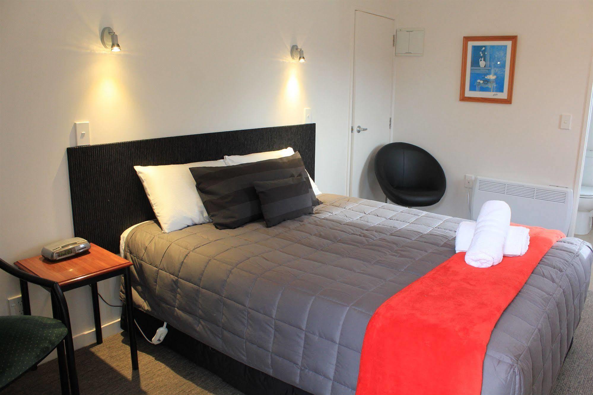 Bella Vista Motel Te Anau Εξωτερικό φωτογραφία