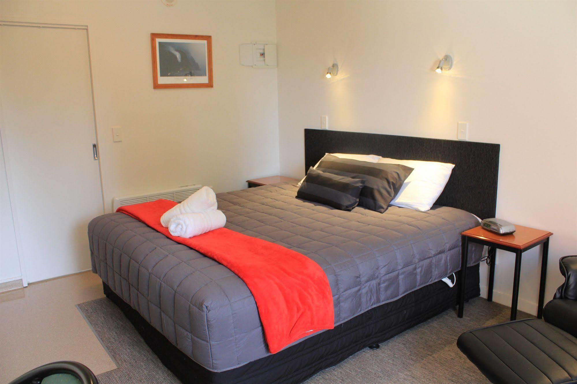 Bella Vista Motel Te Anau Εξωτερικό φωτογραφία