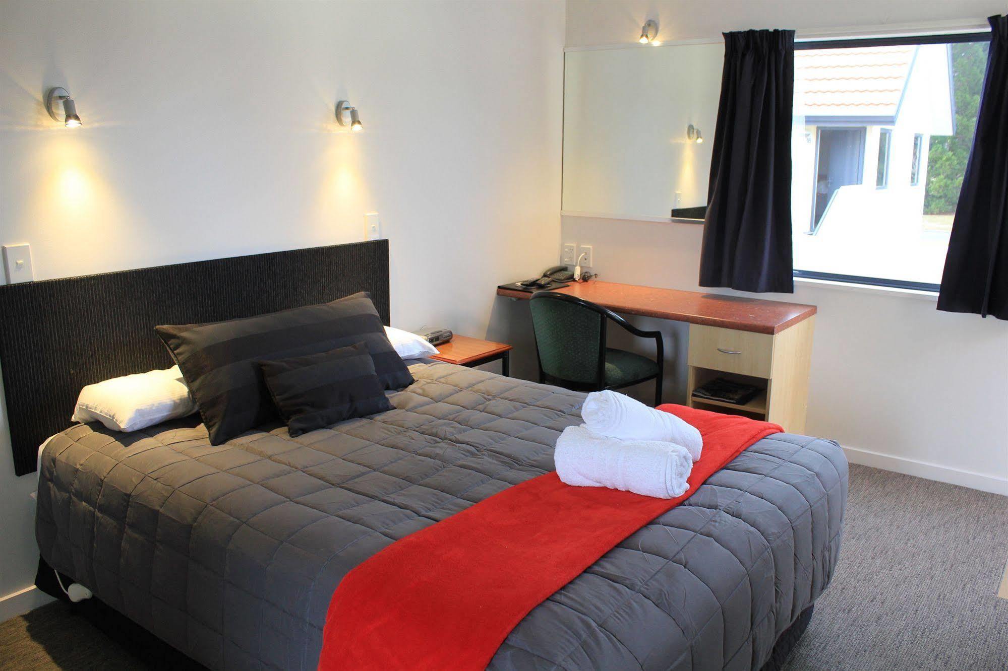 Bella Vista Motel Te Anau Εξωτερικό φωτογραφία