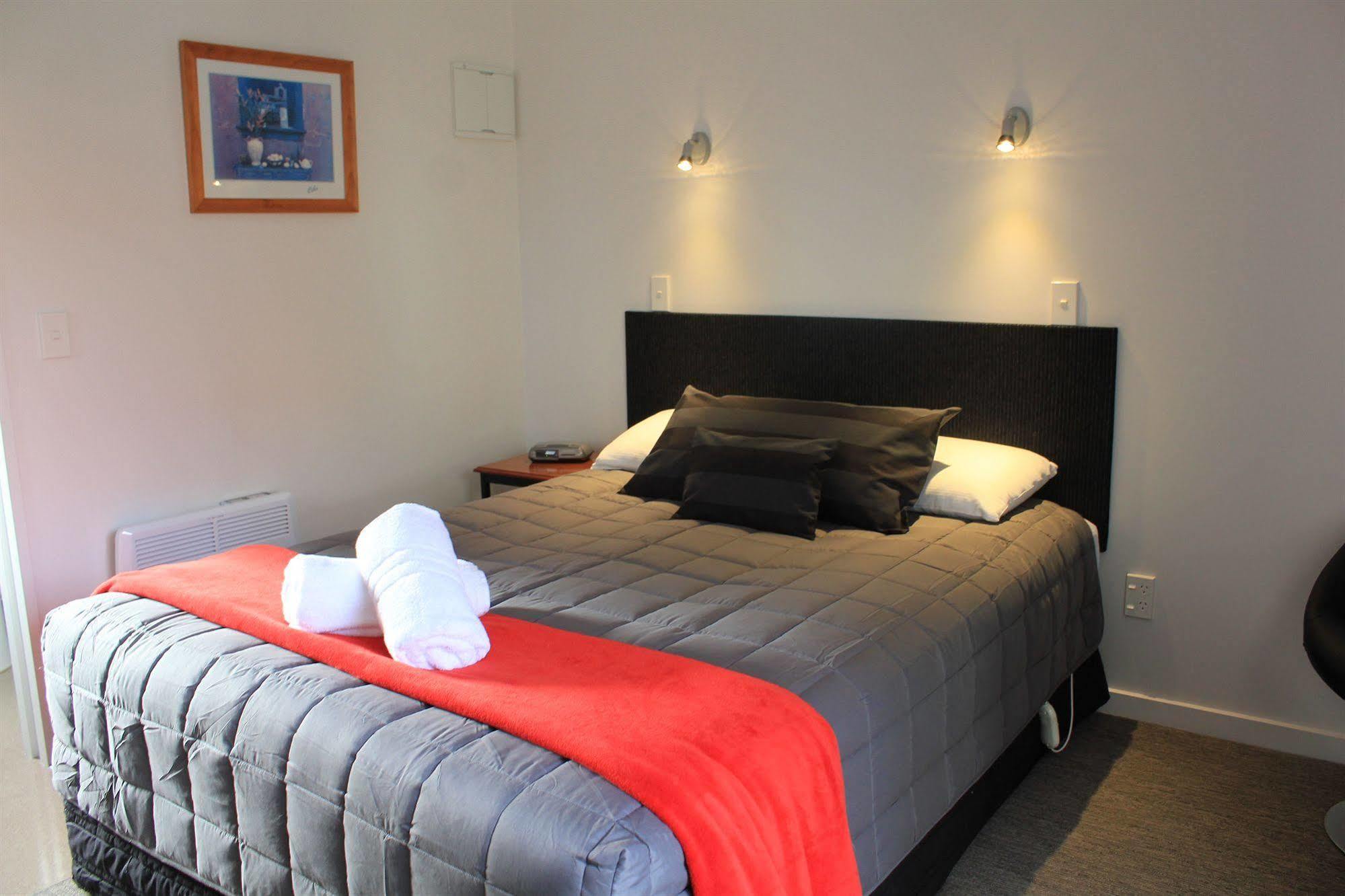 Bella Vista Motel Te Anau Εξωτερικό φωτογραφία